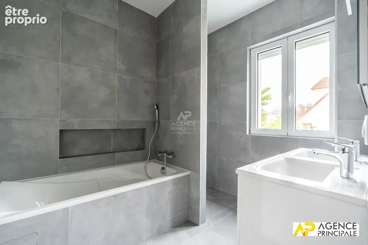 Maison  6 pièce(s) - 4 chambres - Beau jardin sans vis à vis - photo 12