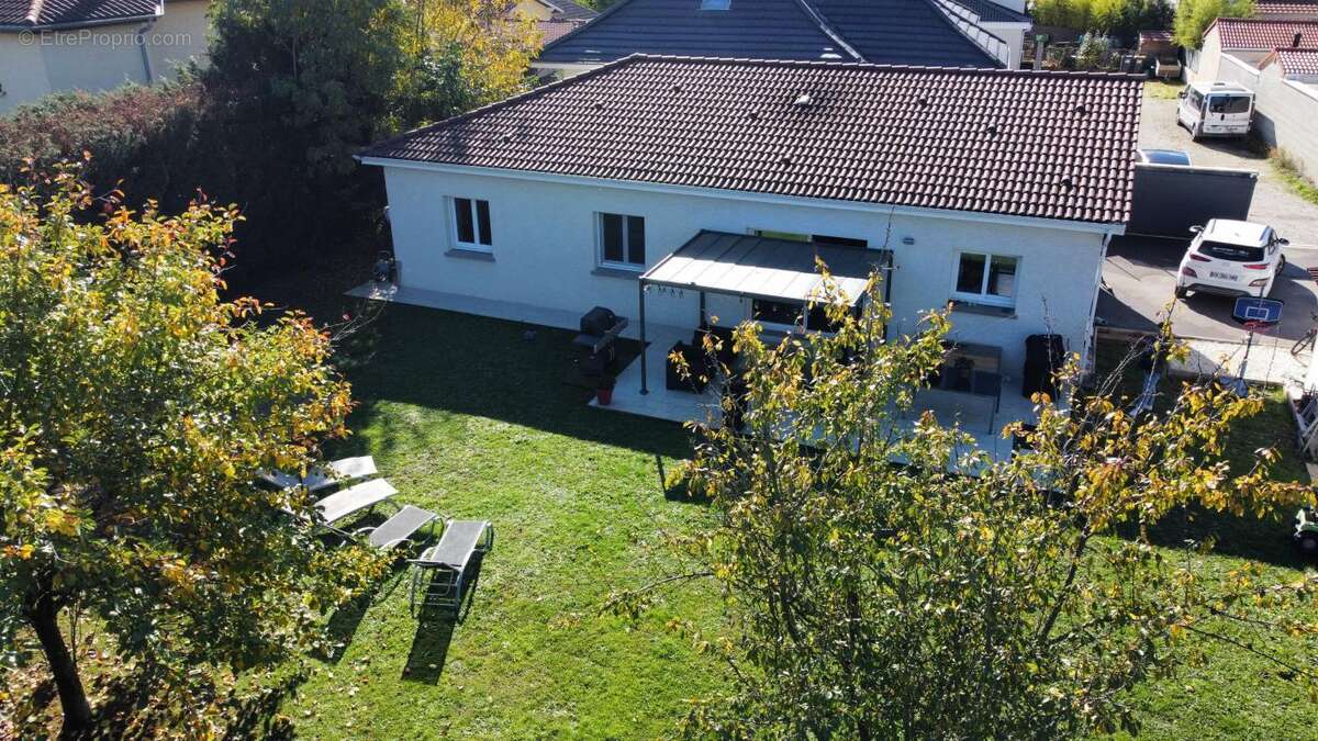 Maison à SAINT-PIERRE-DE-CHANDIEU