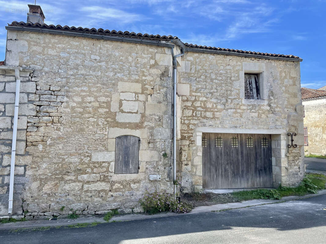 Maison à CRAZANNES