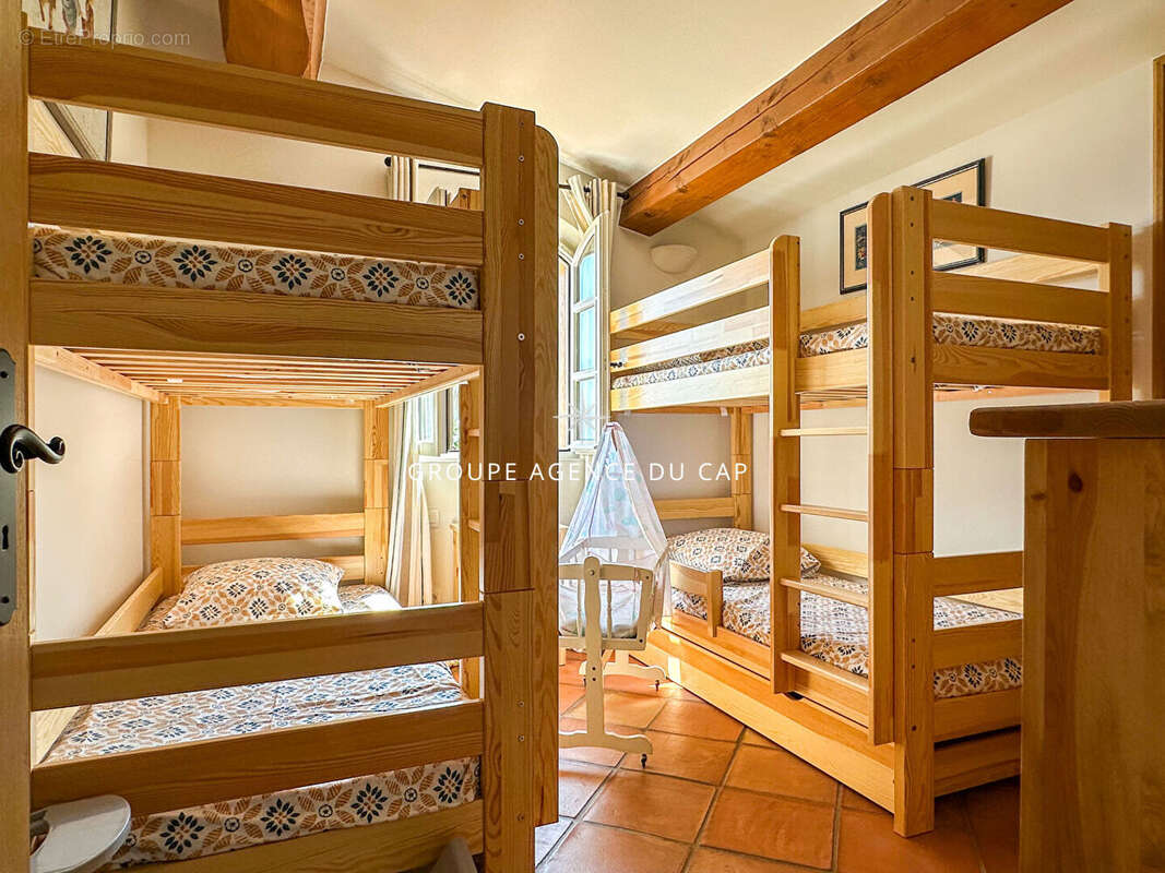 Maison à LES ISSAMBRES