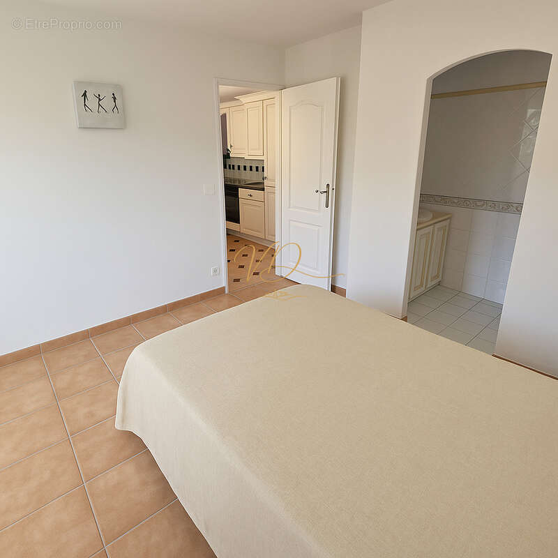 Résidence sécurisée avec piscine et tennis à deux pas du centre - photo 7