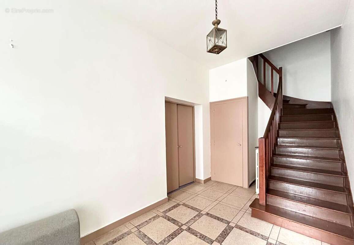   - Maison à ANGERS