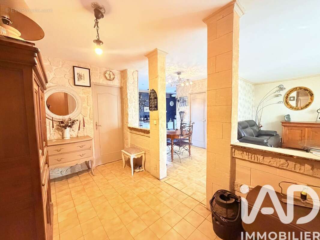 Appartement 76 m² à Lognes  - photo 2