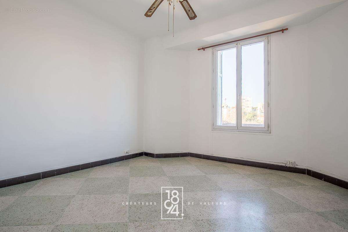 Appartement à MARSEILLE-5E