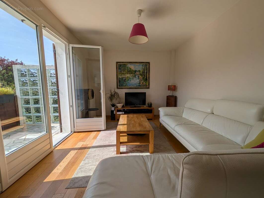 Maison à LES CLAYES-SOUS-BOIS