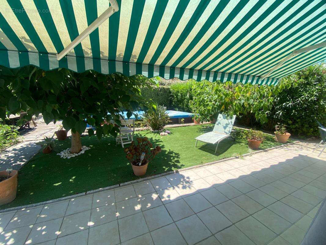 Appartement à SIX-FOURS-LES-PLAGES