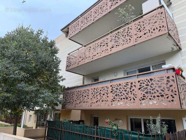 Appartement à CARROS