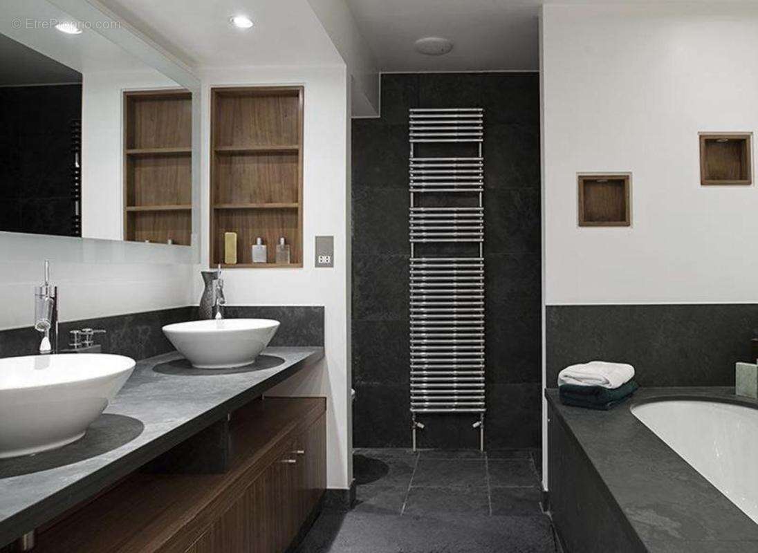 Appartement à AUBERVILLIERS