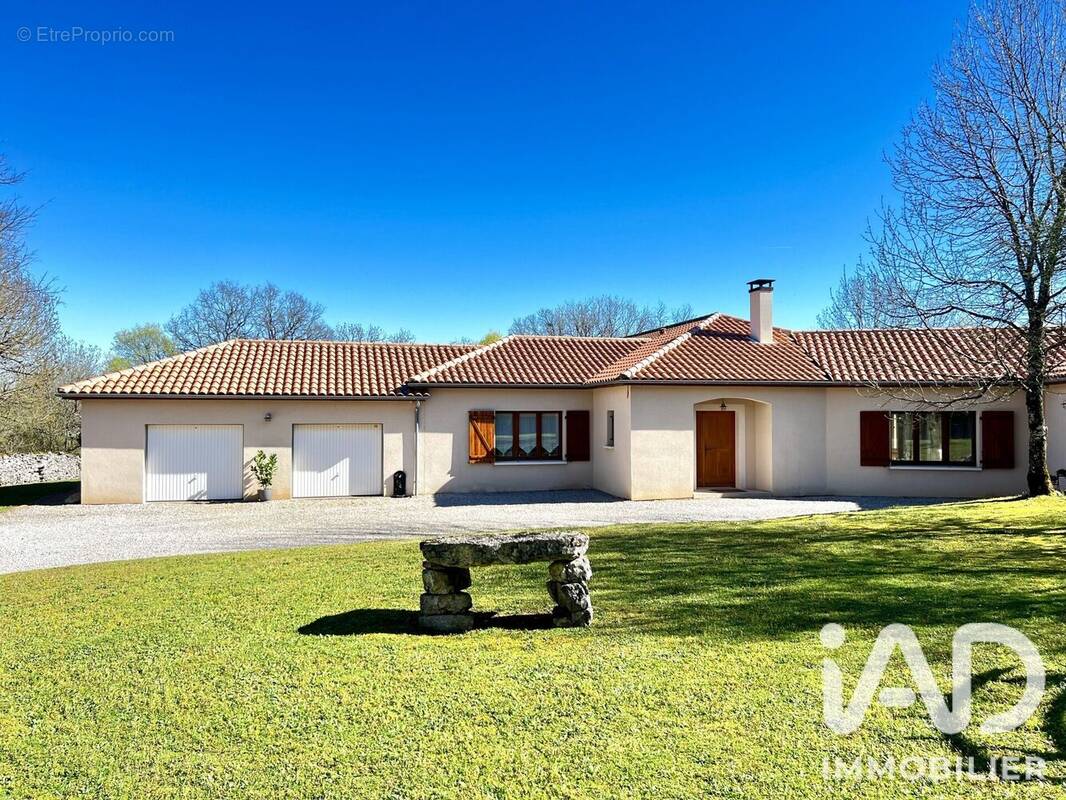 Maison 280 m² à Gramat  - photo 1
