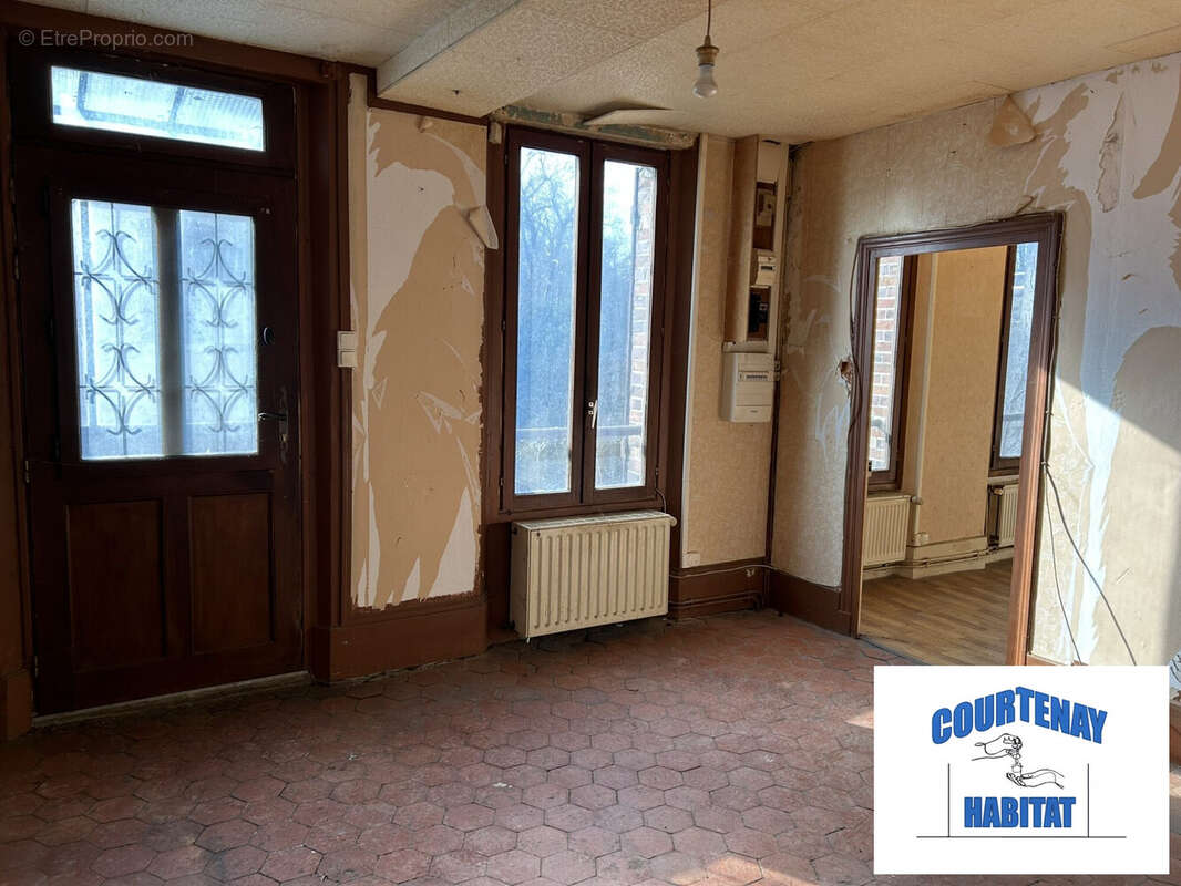 Maison 116 m² à Chateau-Renard  - photo 2