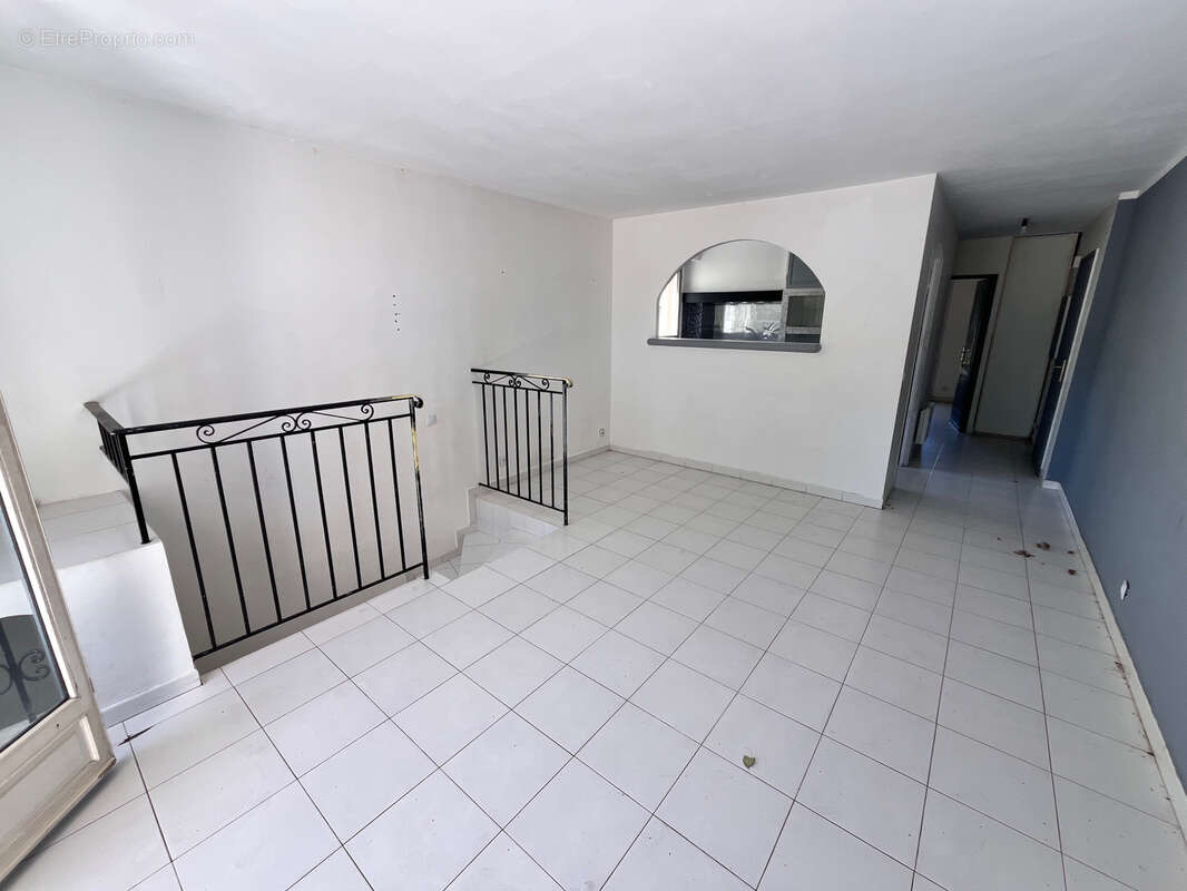 Appartement à VILLENEUVE-LOUBET