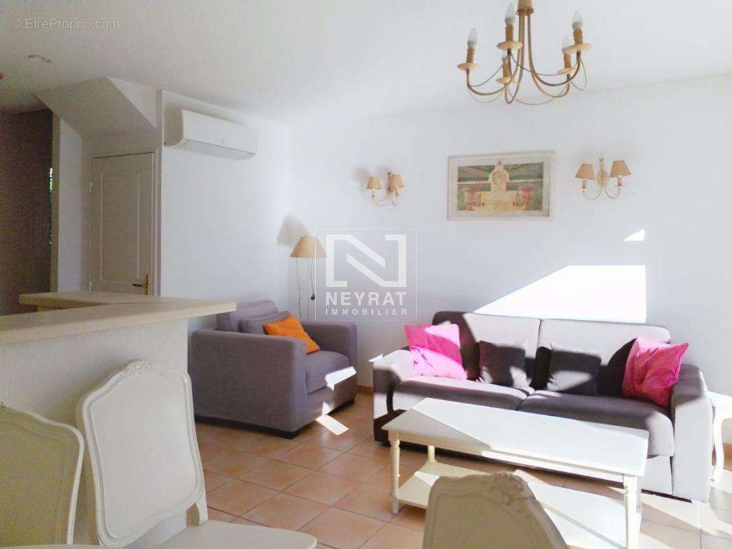 Appartement à MONTAUROUX