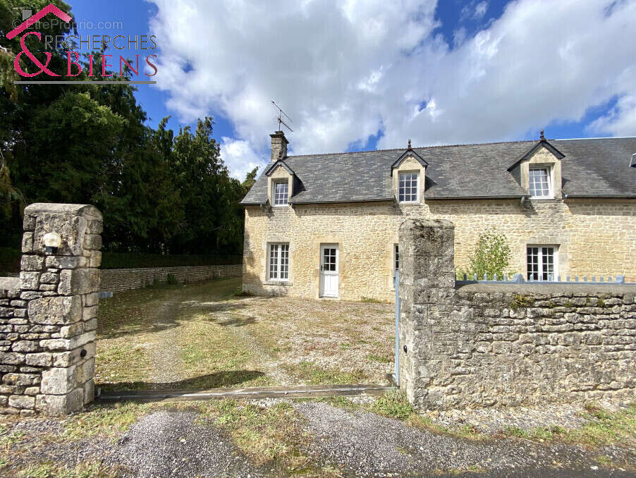 Maison à YVETOT-BOCAGE
