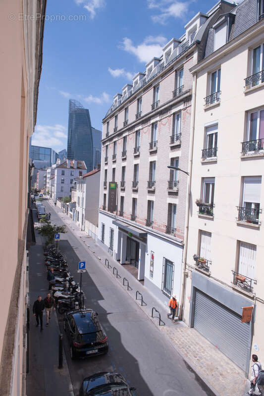 Appartement à COURBEVOIE