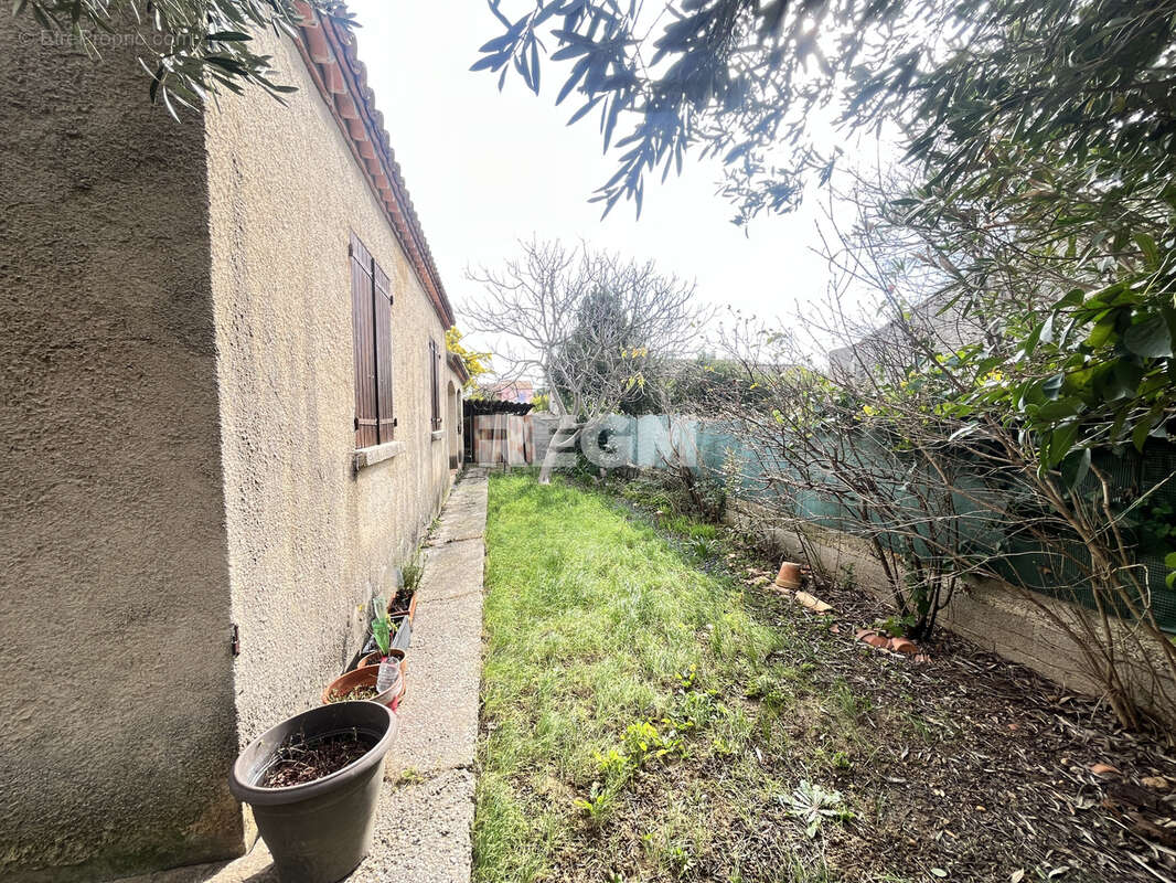 Maison à MAUGUIO