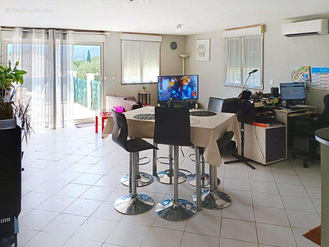 Maison plain-pied de 86.25m² sur terrain 350m² avec garages - Montfort Sur Argens - photo 5
