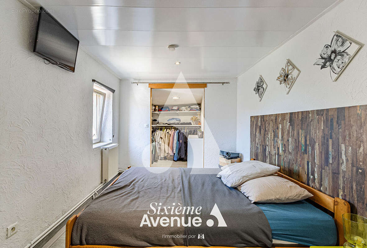 QUINCIEUX CENTRE ? Maison 112 m² avec beau jardin, terrasse couverte, 3 chambres - photo 7
