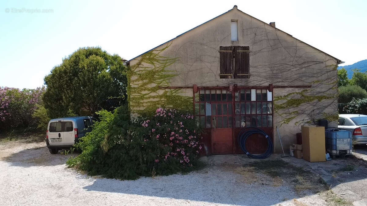 Maison à SOLLIES-VILLE