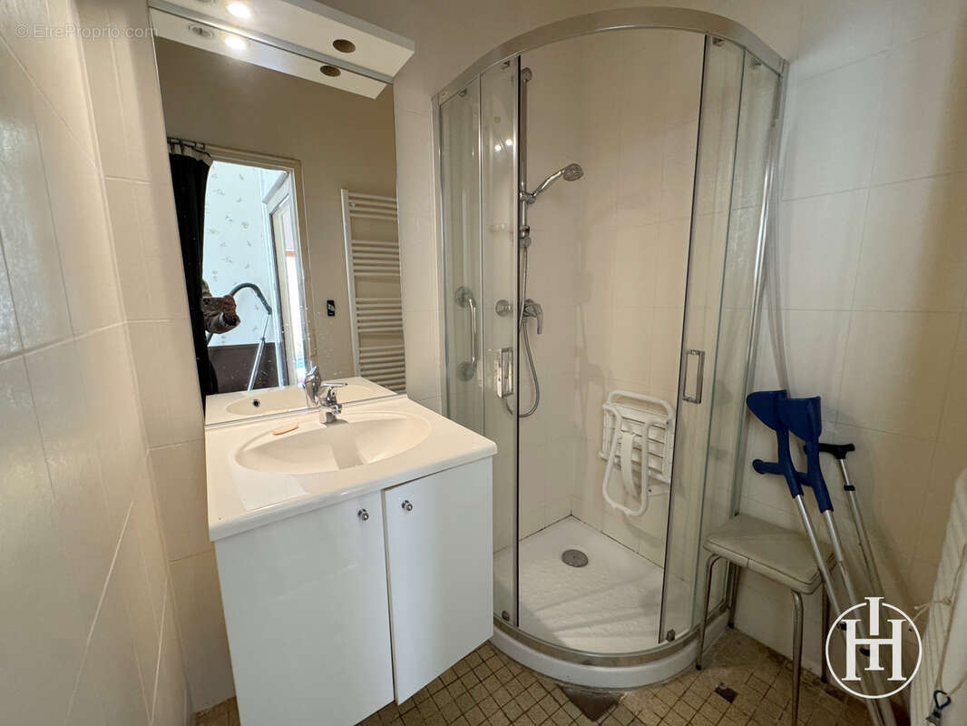 Maison à DUN-SUR-AURON