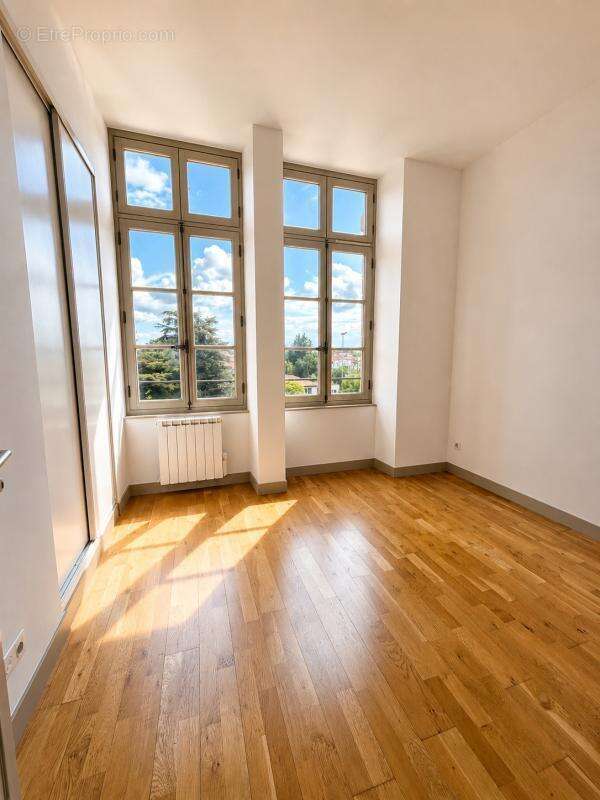 Appartement à SAINTE-FOY-LES-LYON