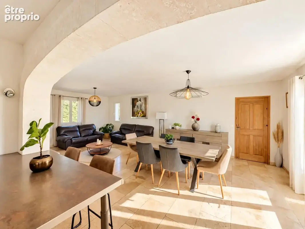 Maison 5 pièces 170 m² à vendre à Saint-Martin-De-Crau (13310) - photo 3