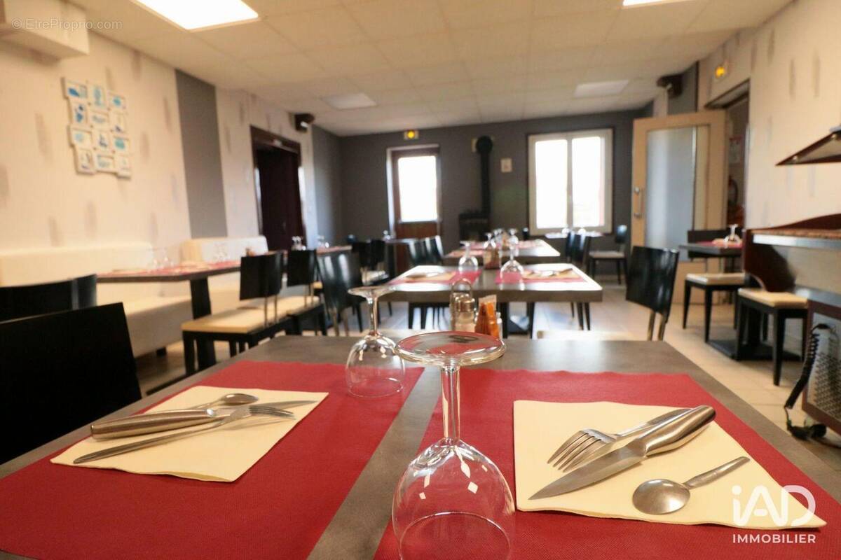 Photo 1 - Commerce à LE PIN