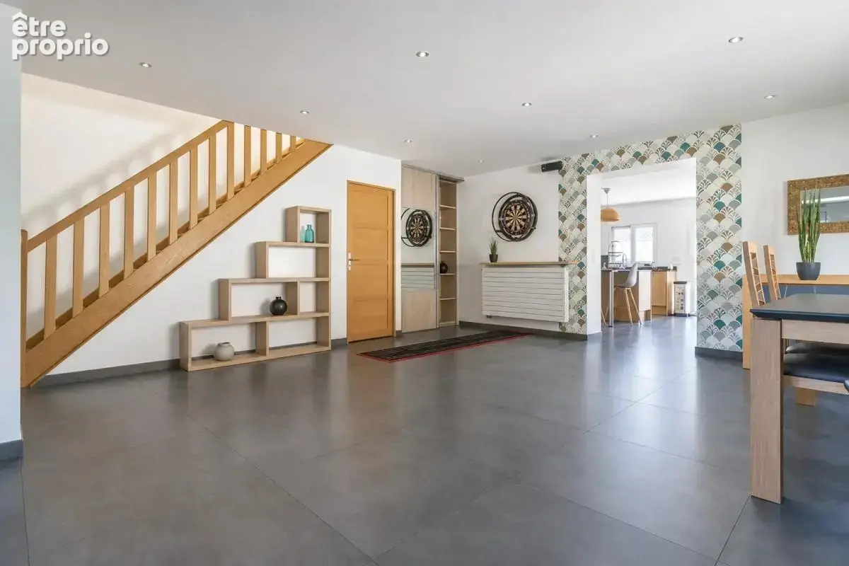 Maison familiale 7 pièces de 250 m² au Mesnil-Saint-Denis avec studio indépendant - photo 7
