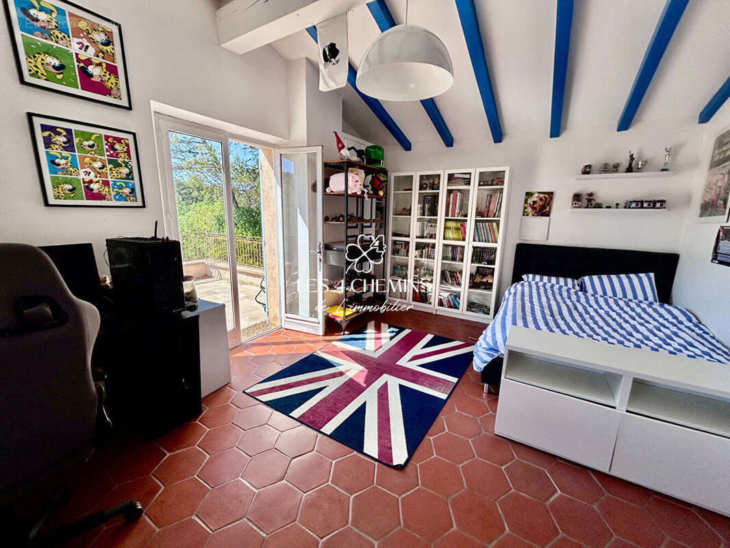 A vendre, belle villa  provençale 7 pièces 270 m2 sur 5000 m2 boisé - photo 15