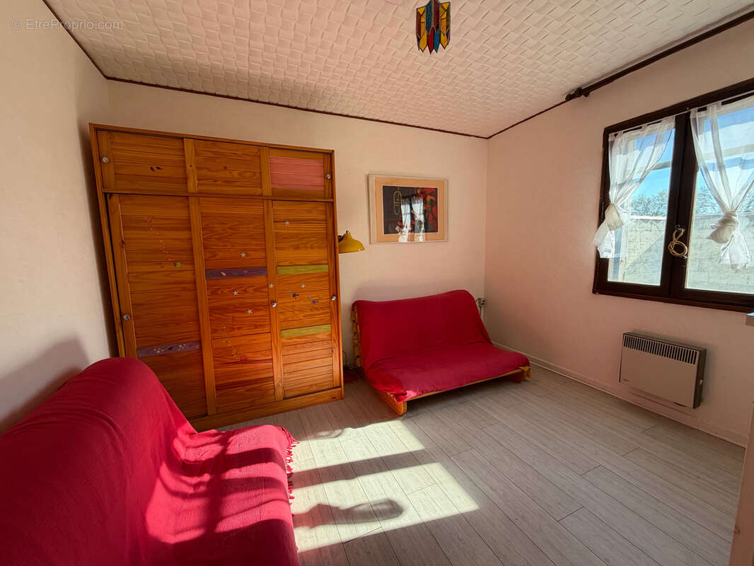 Maison à SAINT-QUENTIN-LA-POTERIE