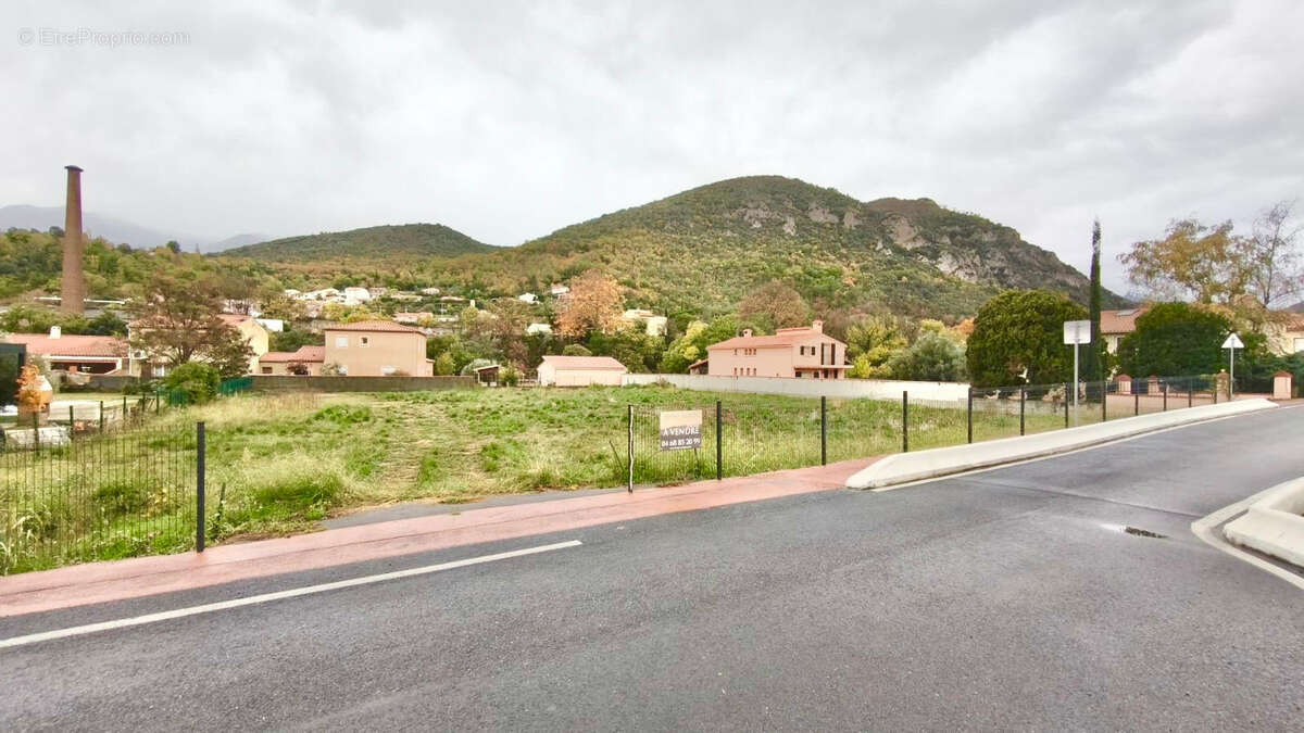 Terrain à RIA-SIRACH