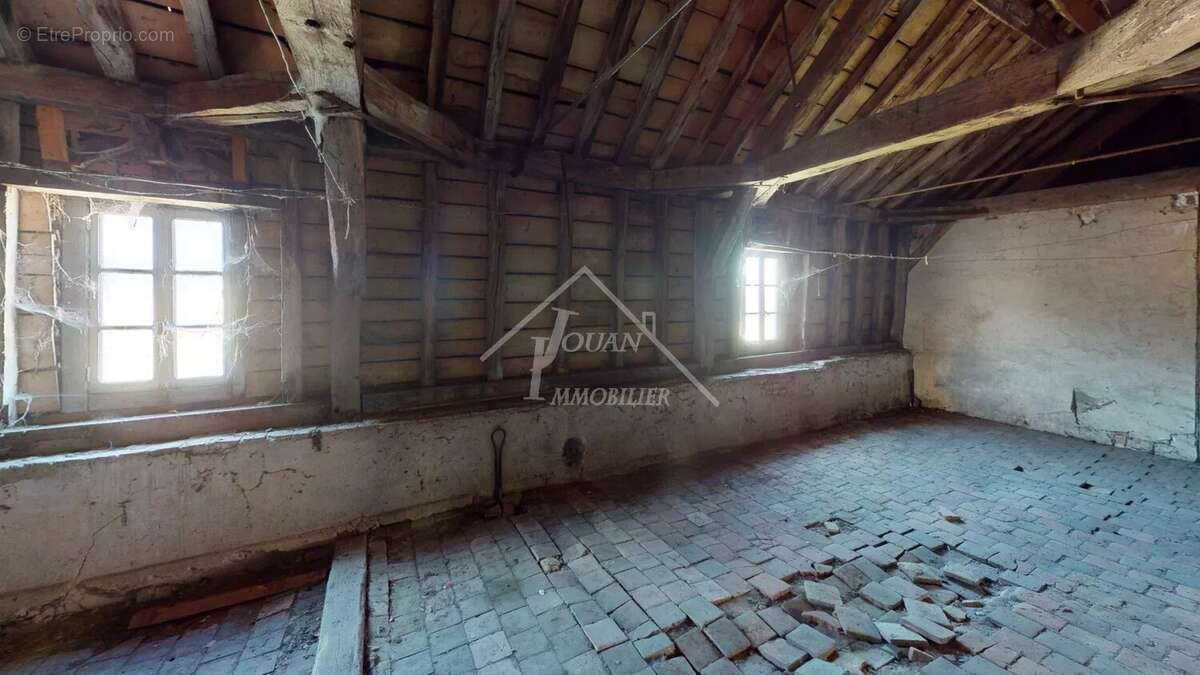 Maison à SALIGNY-SUR-ROUDON