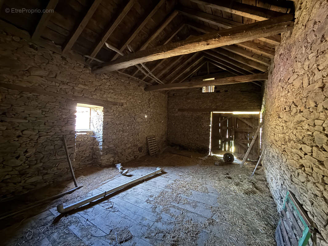 Maison à SAINT-SERNIN-SUR-RANCE