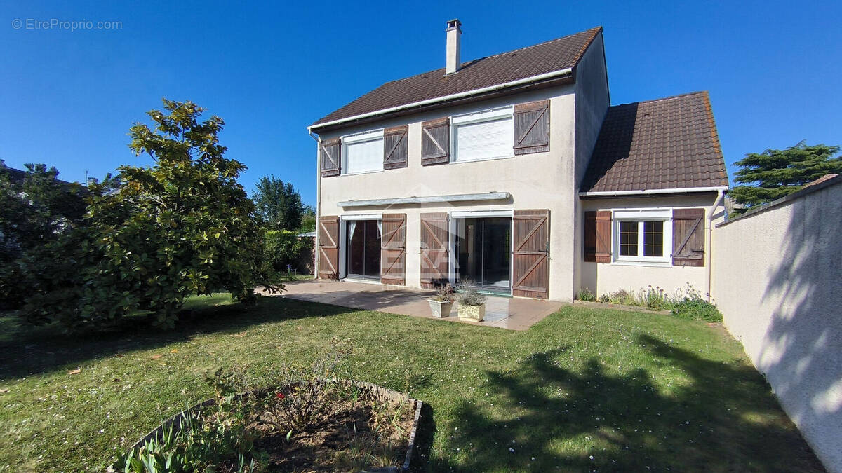 Maison à LA FERTE-ALAIS