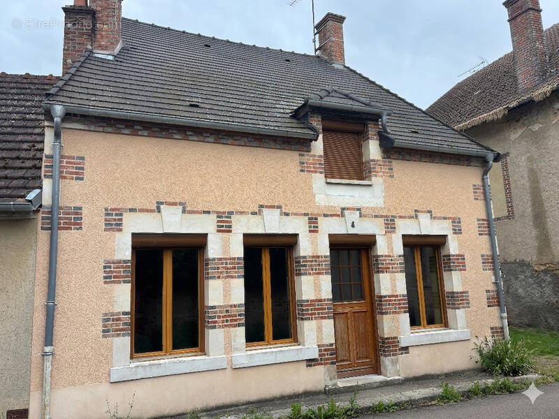  Charmante Maison de Caractère - Saint-Amand-en-Puisaye (58) - photo 1