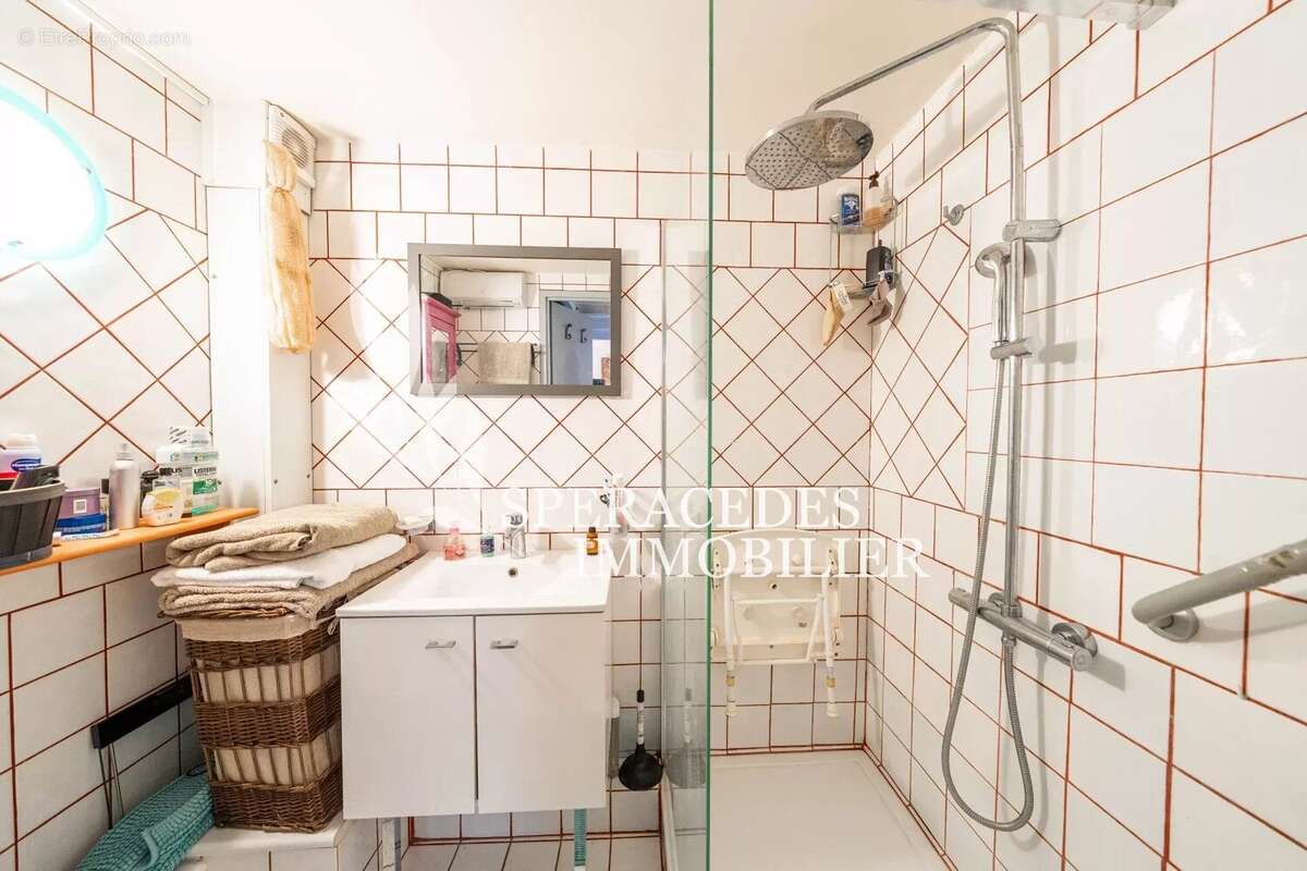 Maison à SAINT-CEZAIRE-SUR-SIAGNE