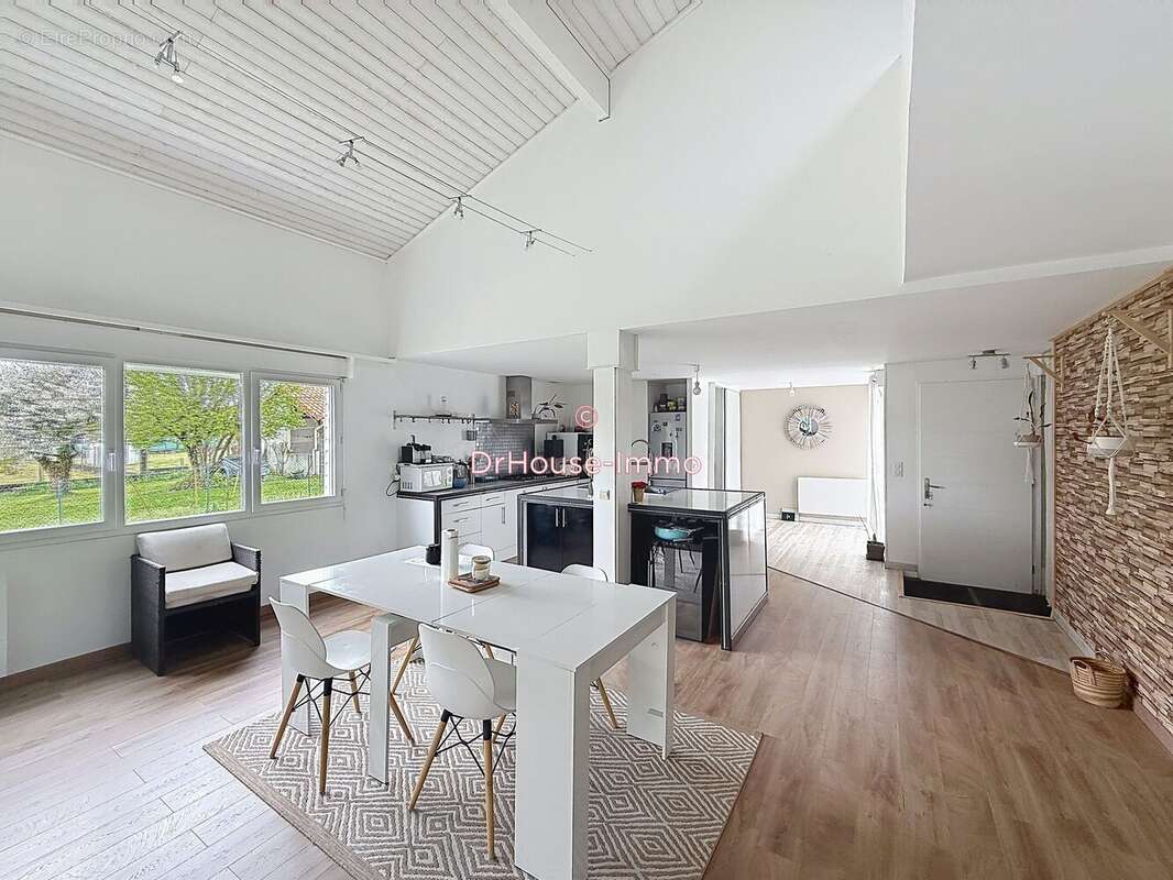 Maison 111 m² à Saint-Michel  - photo 10