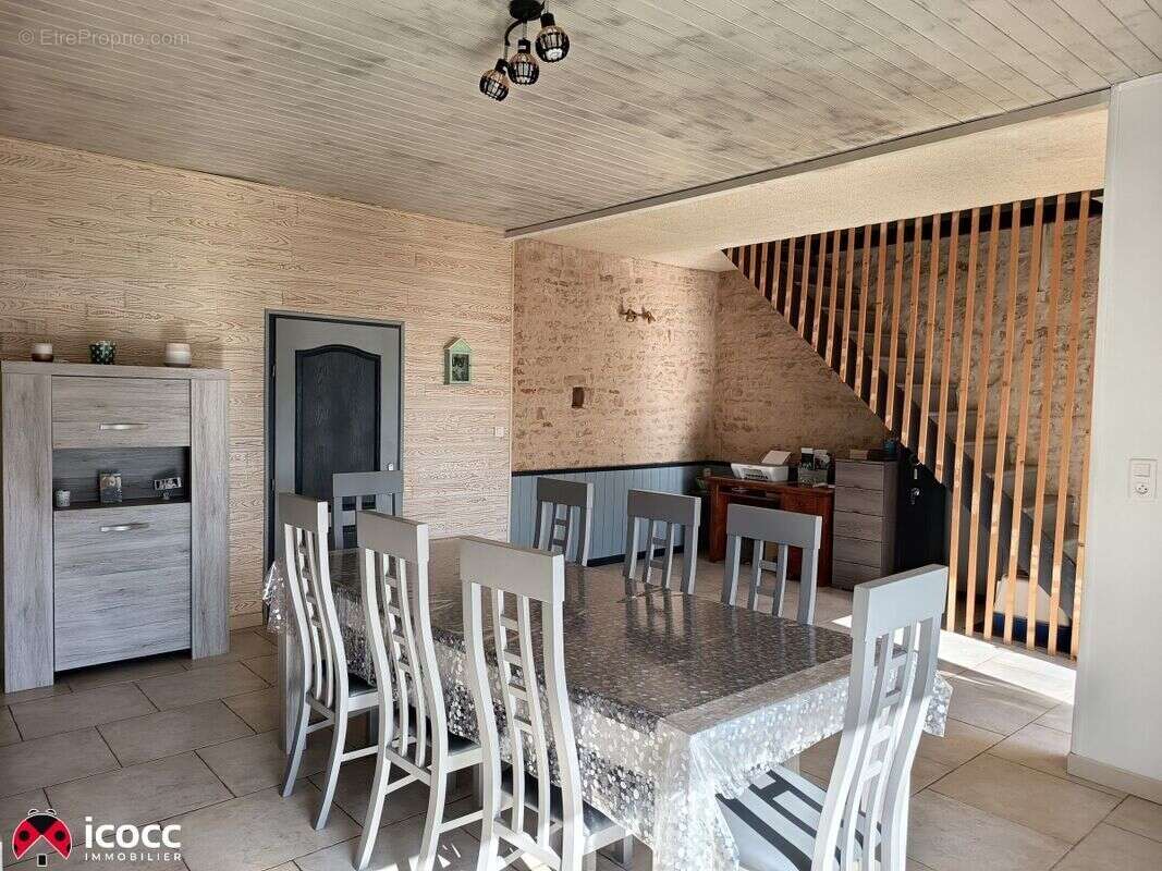 Maison 135 m² à Sainte-Hermine  - photo 4