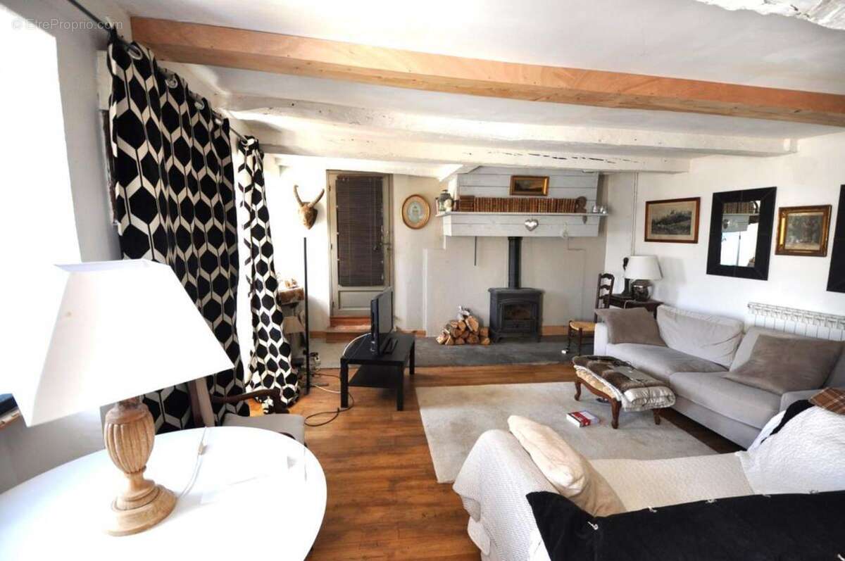 Maison à SAINT-SERNIN-SUR-RANCE