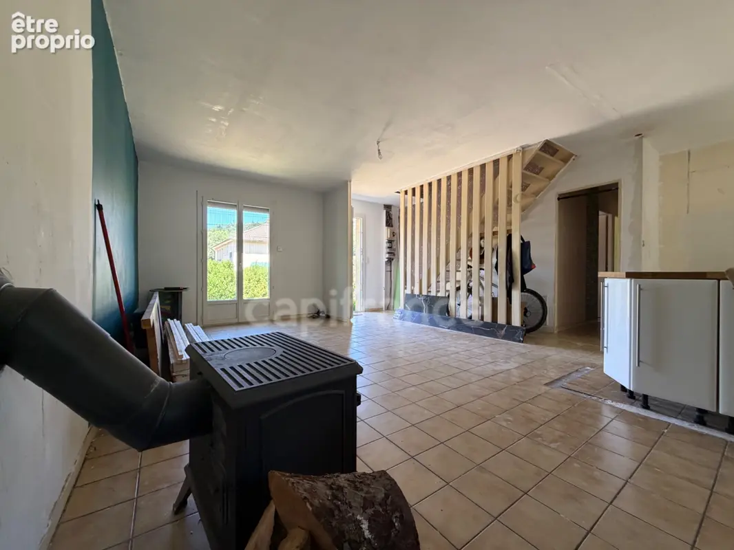 Maison de 110 m2, terrain clos et arboré 1000 m2, 4 chambres, 1 bureau, tout-à-l'égout, fibre optique, tf 615€, double vitrage p - photo 4
