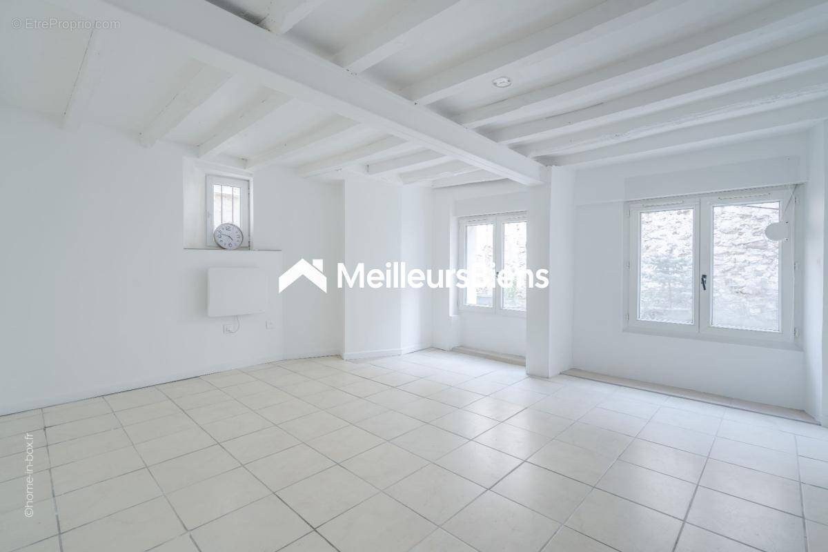 Appartement à CRECY-LA-CHAPELLE