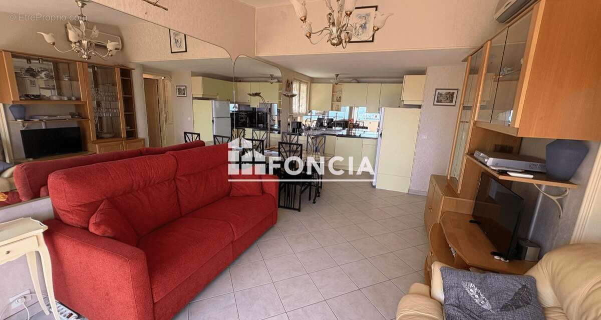 Le lavandou – exclusivité – t2 avec terrasse, vue mer panoramique, parking et deux caves - photo 5