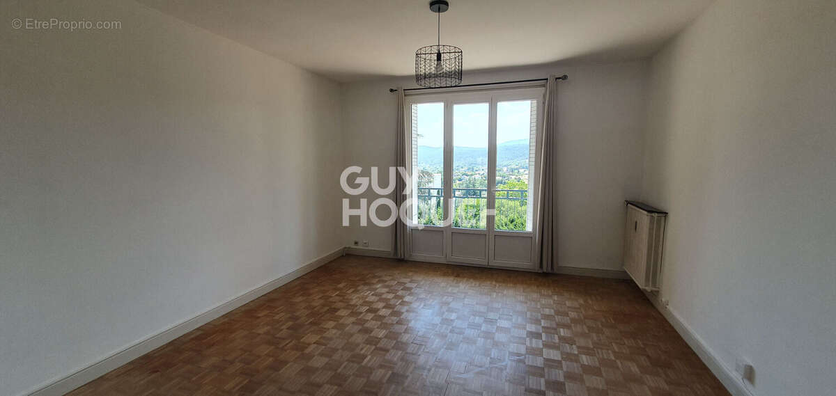 Appartement 4 pièces lumineux avec grand balcon et stationnement - photo 3