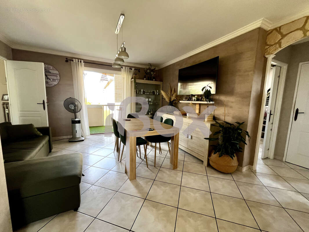 T4 avec parking, balcon et cave - photo 4