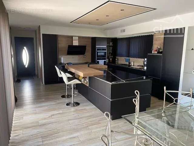 Maison de trois ans, 4 pièces avec piscine et une finition à couper le souffle - photo 6