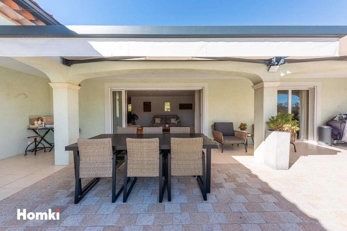 Maison/Villa T4 de 134 m2 à Le Muy 83490 - photo 8