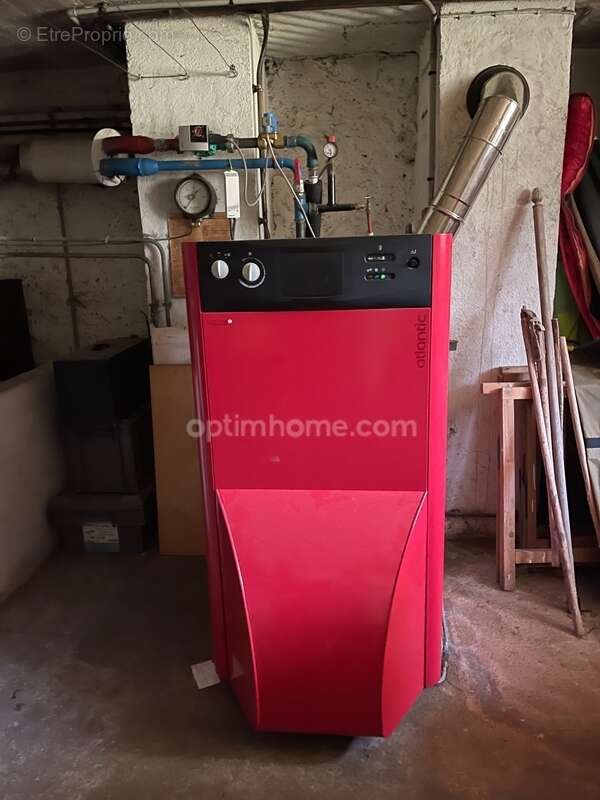 Maison à MAGNAC-LAVAL