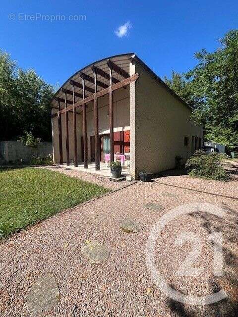 Maison à POUQUES-LORMES