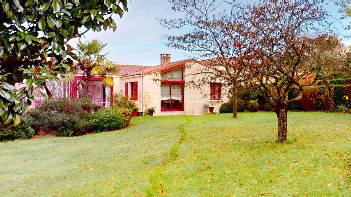 Maison à MORTAGNE-SUR-SEVRE