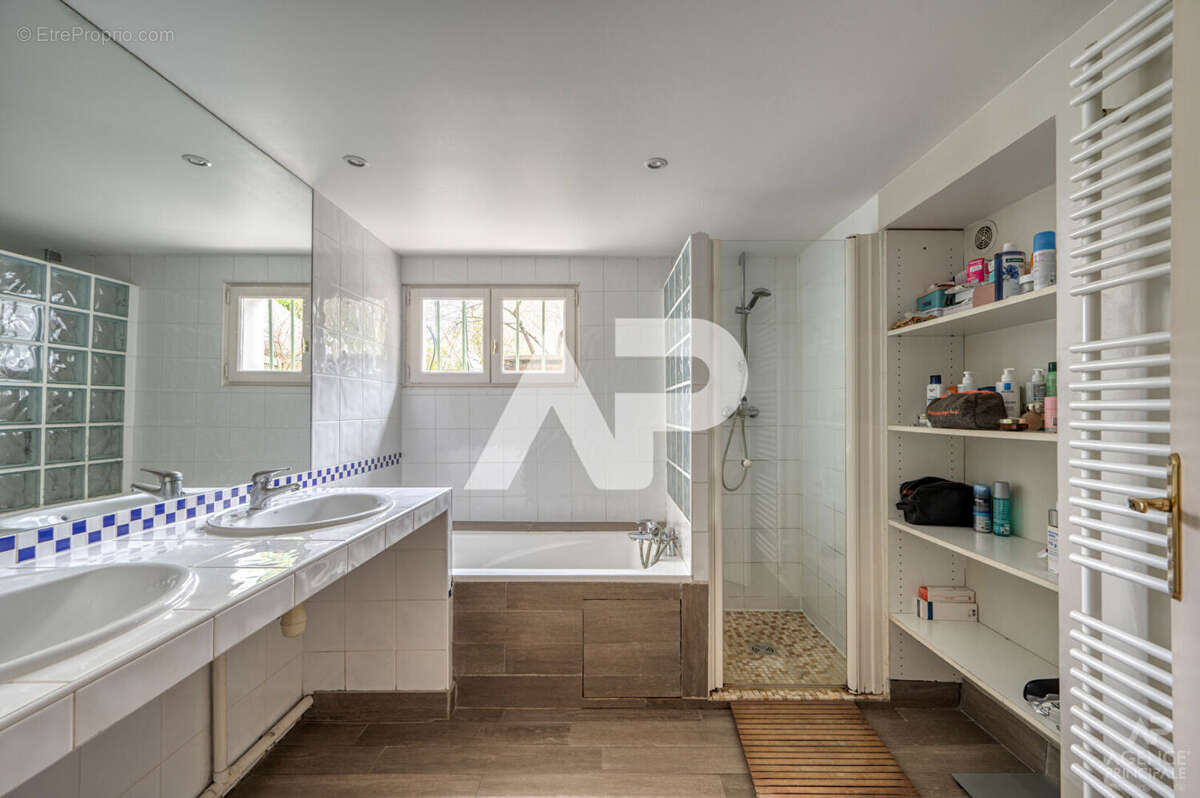 Maison à RUEIL-MALMAISON