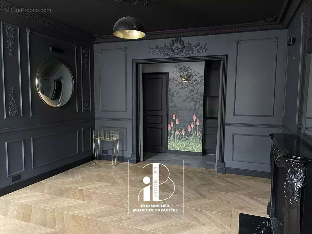 Commerce à FONTAINEBLEAU